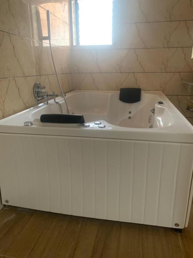 Kesar Hotel Viramgam Ngoại thất bức ảnh