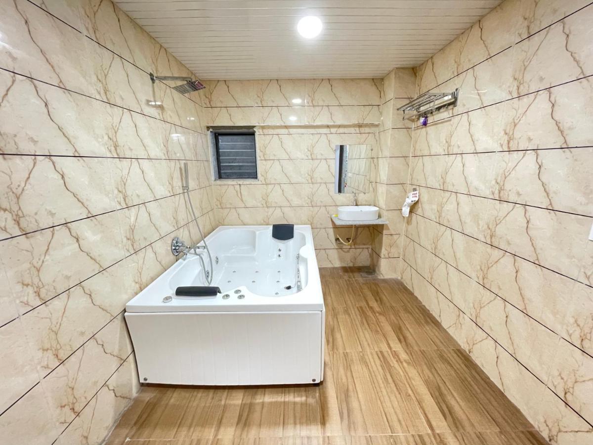 Kesar Hotel Viramgam Ngoại thất bức ảnh