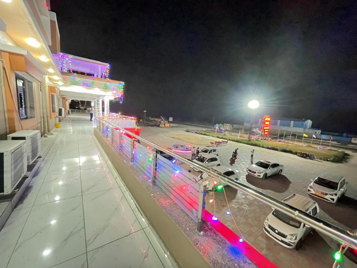 Kesar Hotel Viramgam Ngoại thất bức ảnh